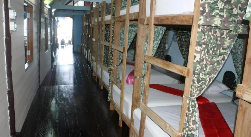 Peacock Hostel Ко-Ланта Экстерьер фото