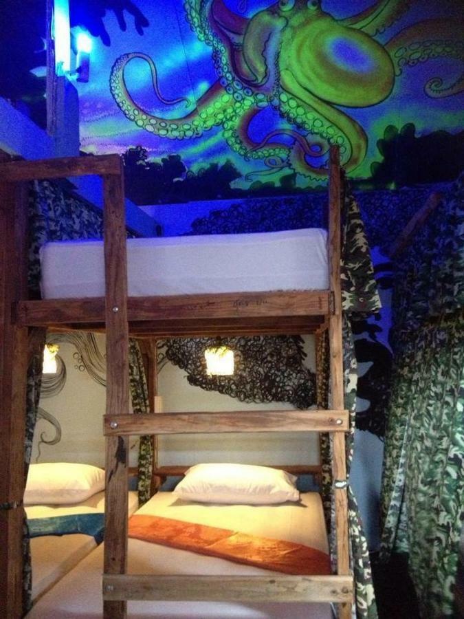 Peacock Hostel Ко-Ланта Экстерьер фото